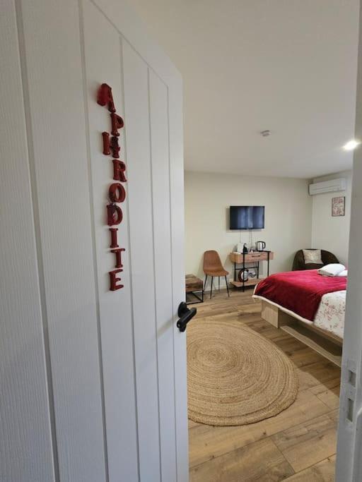 Chambre D'Hote Aphrodite Sainte-Geneviève-des-Bois Exteriör bild